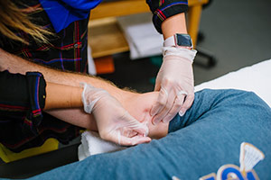 Dry Needling to stimulate myofascial trigger points